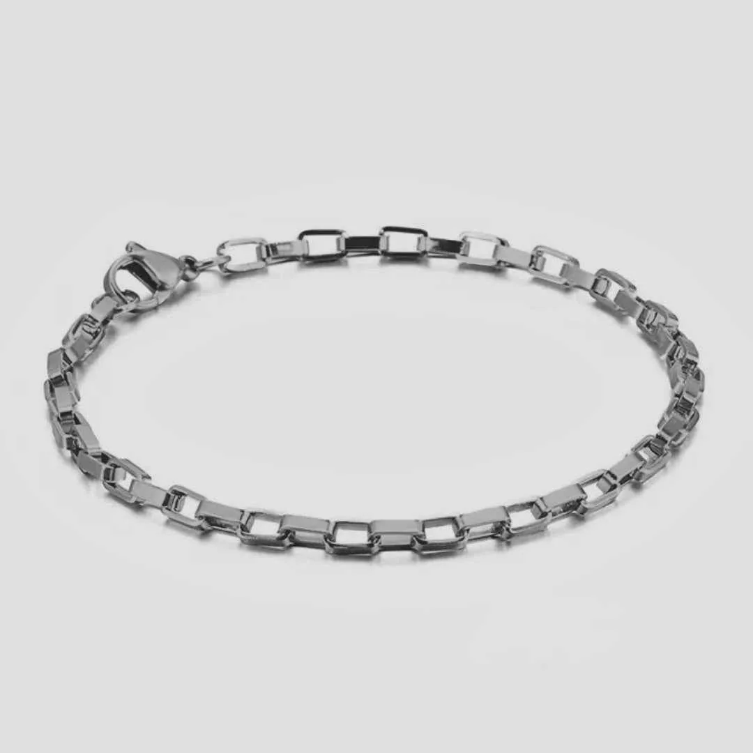 micro-royce-bracelet-01 Micro Royce Bracelet — Tiara 1