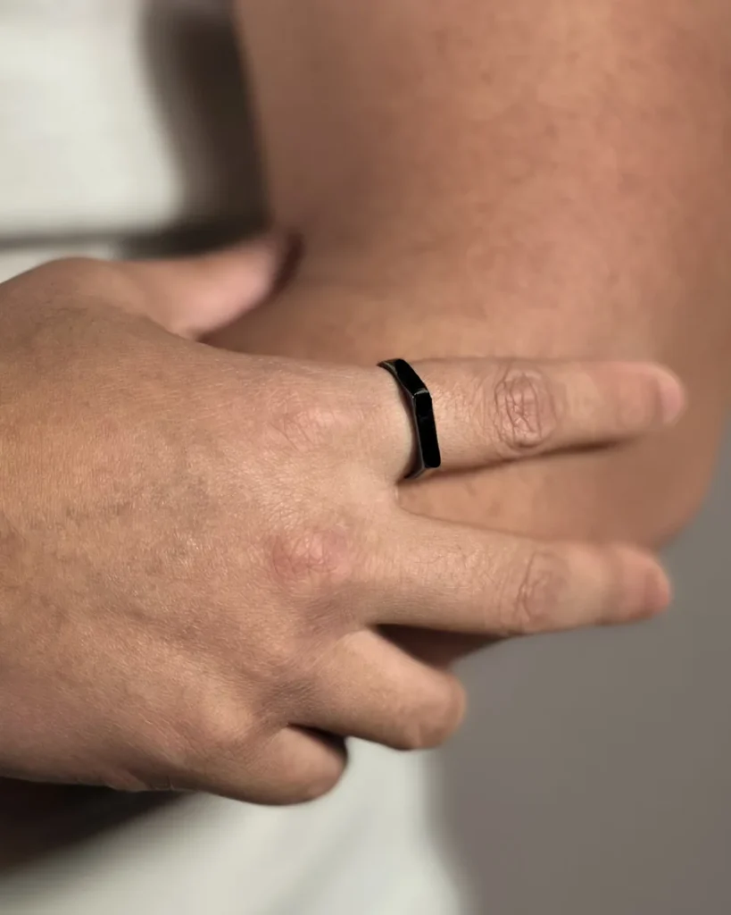 Bar Signet Ring (Black) – LOVII Rings photo 1